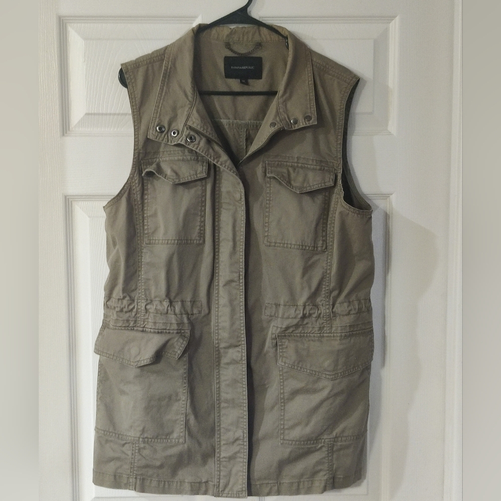Banana Republic Green Cargo Vest - Size XL